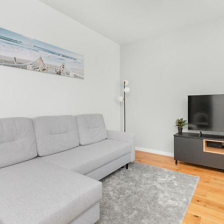 Apartament Na 15 Pietrze Z Widokiem Na Zatoke W Gdyni I Parkingiem By Noclegi Renters グディニャ エクステリア 写真